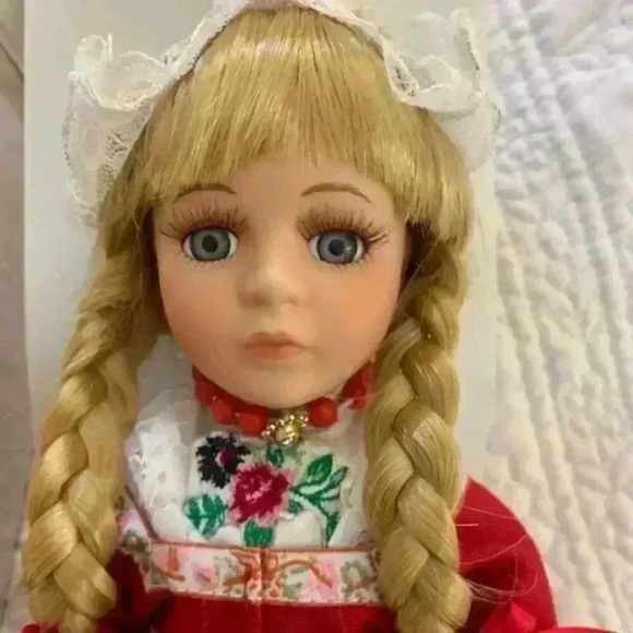 Waterland Dolls Holland  With Real Wooden Shoes - Picture 1 of 6